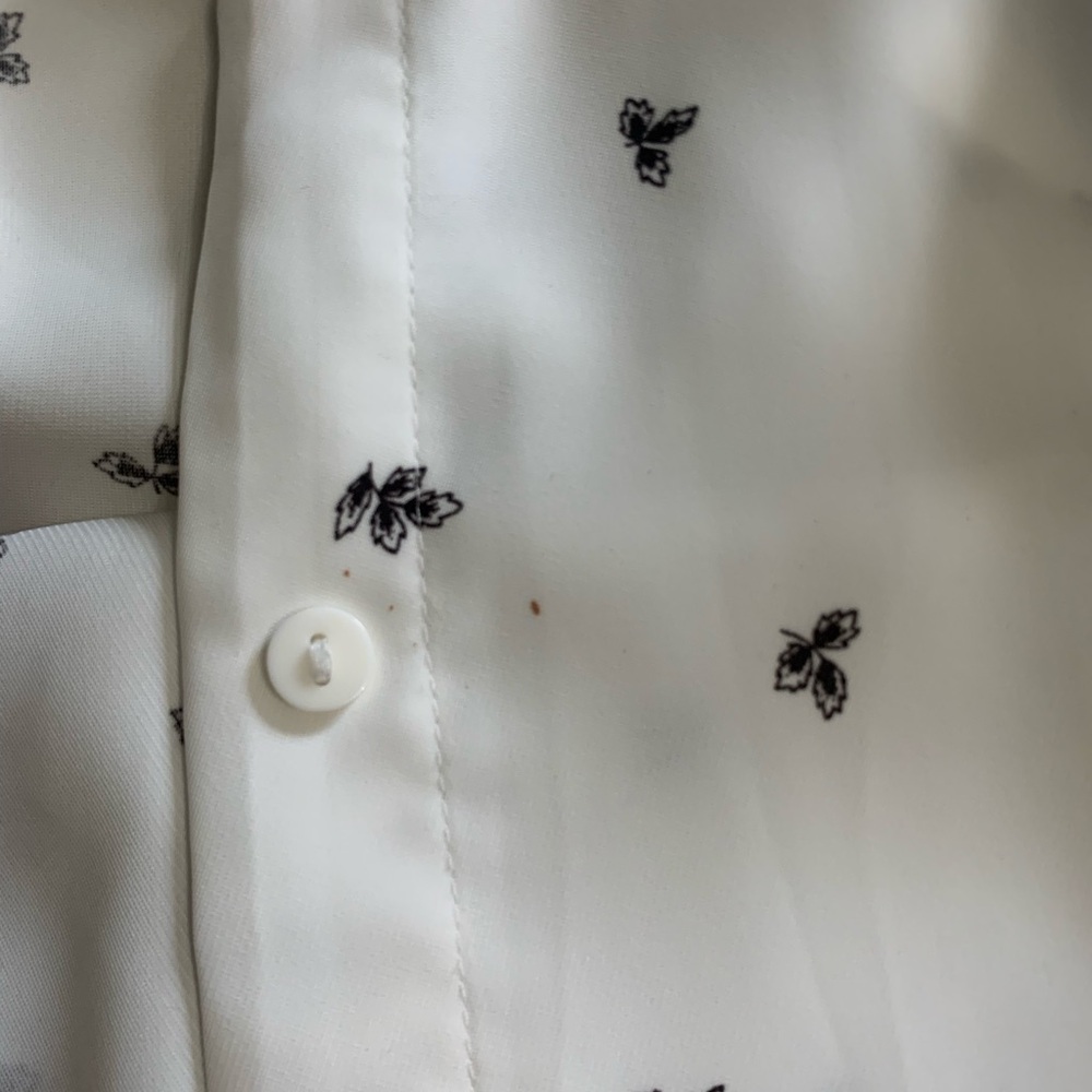 H&M black and white Floral button down shirt - Picture 9 of 10
